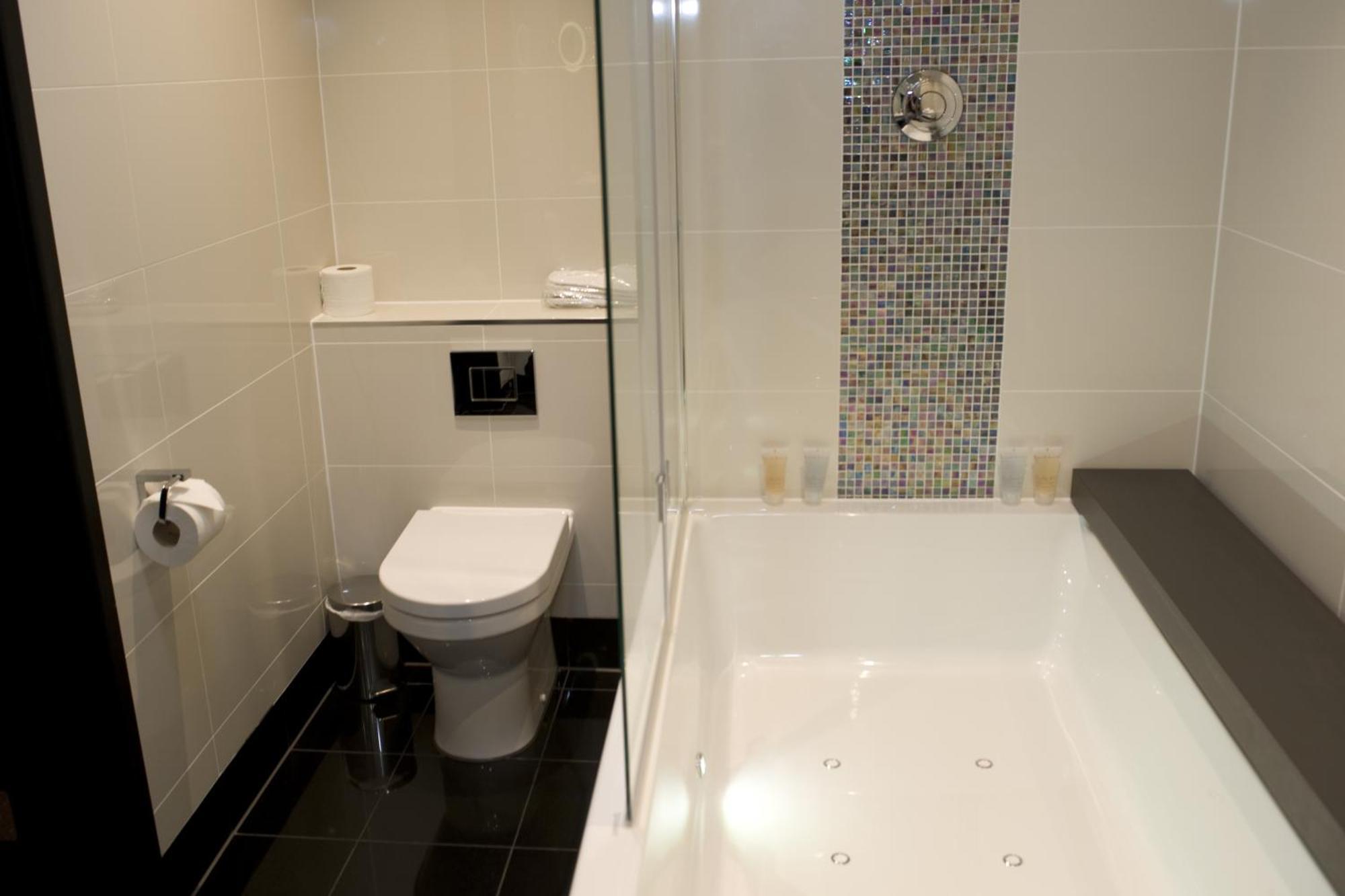 The Lodge At Kingswood Epsom Quarto foto