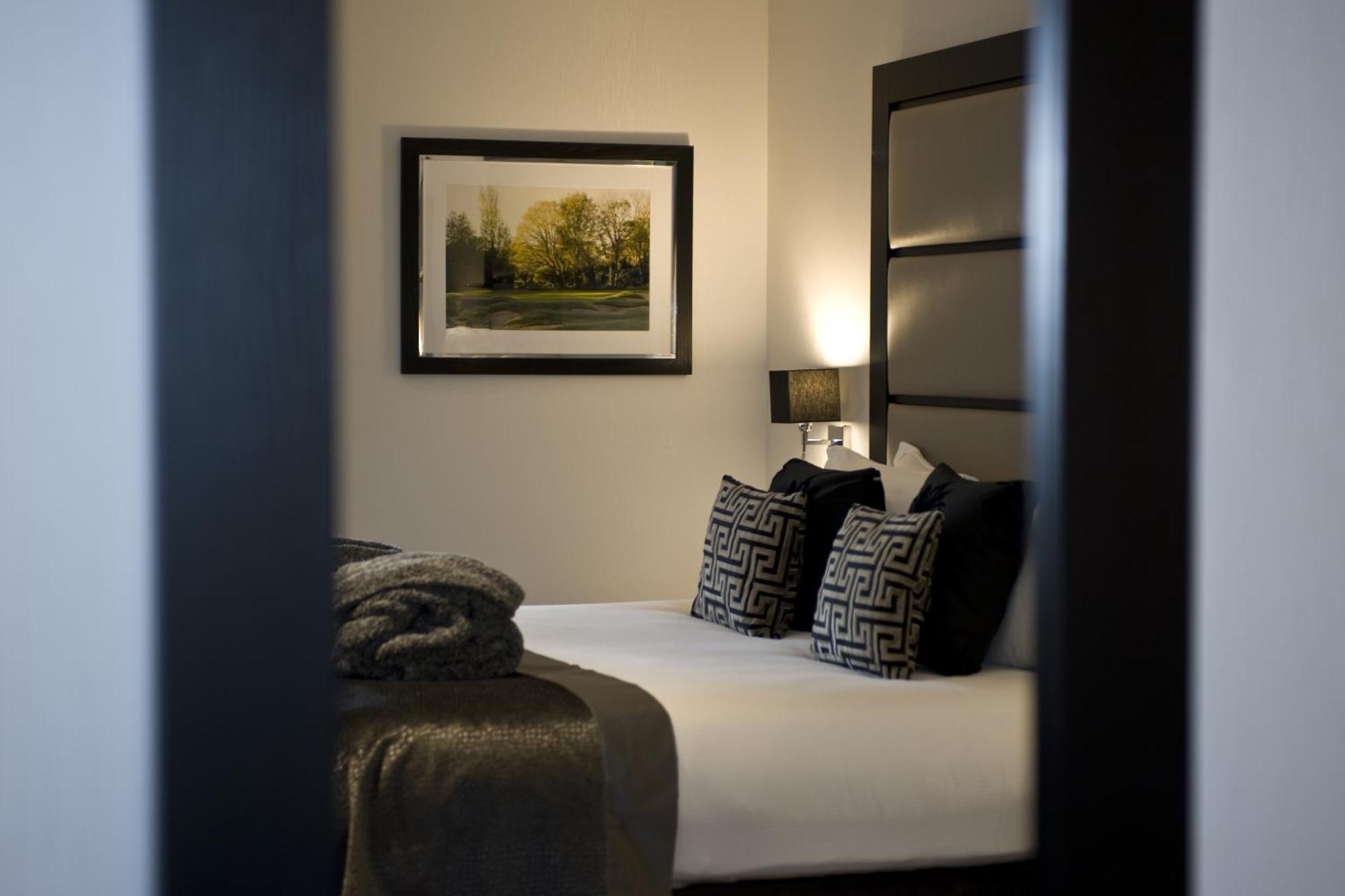 The Lodge At Kingswood Epsom Quarto foto