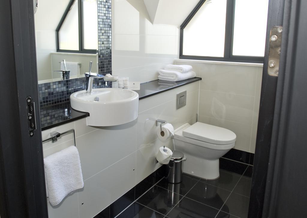 The Lodge At Kingswood Epsom Quarto foto